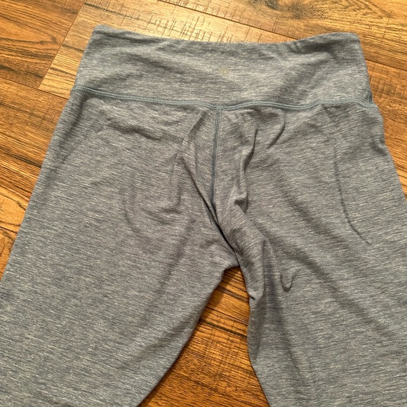 Workout Leggings (2) UA and Lulu - Picture 8 of 9